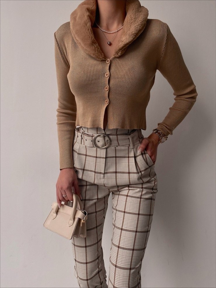 Ekose Beli Kemerli Kadın Bej Pantolon 22K000426