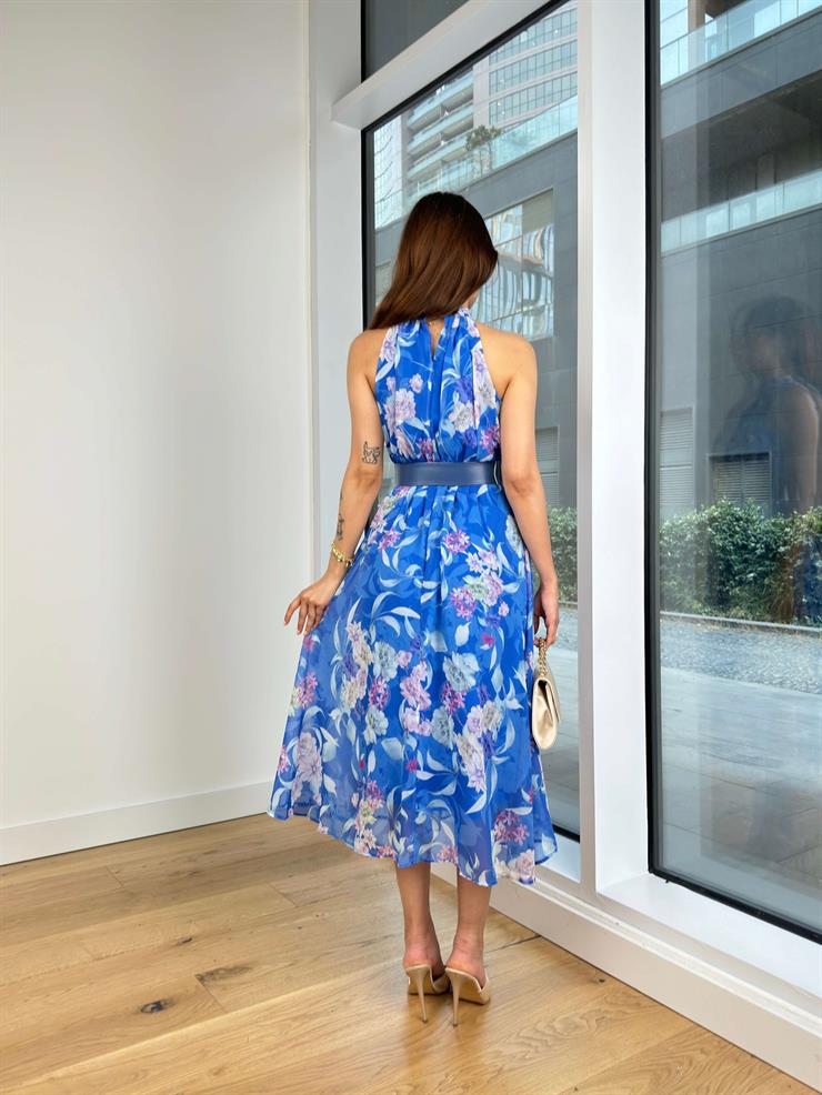 Yarım Boğazlı Beli Kemerli Elva Kadın Saks Desenli Midi Elbise 24Y644