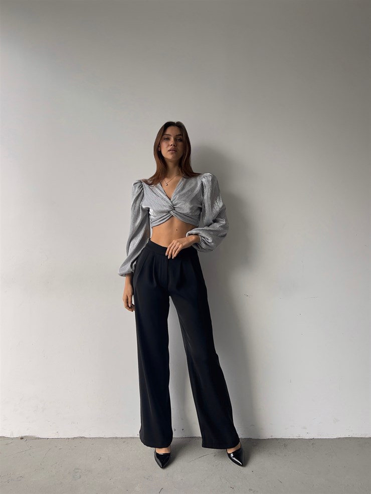 V Yaka Crop Uzun Kollu Emira Kadın Gümüş Bluz 23K000317