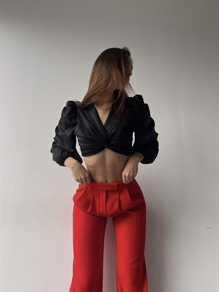 V Yaka Crop Uzun Kollu Emira Kadın Siyah Bluz 23K000317