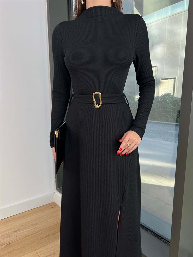 Yarım Boğazlı Uzun Kollu Evans Kadın Siyah Metal Kemerli Eteği Yırtmaçlı Elbise 24k371