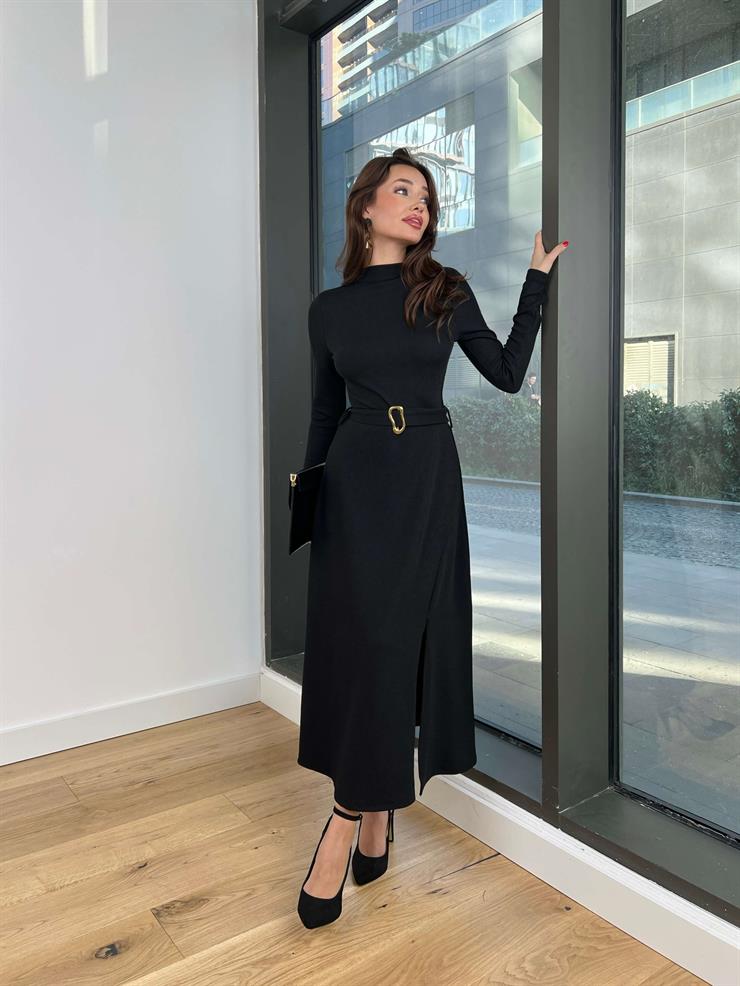 Yarım Boğazlı Uzun Kollu Evans Kadın Siyah Metal Kemerli Eteği Yırtmaçlı Elbise 24k371