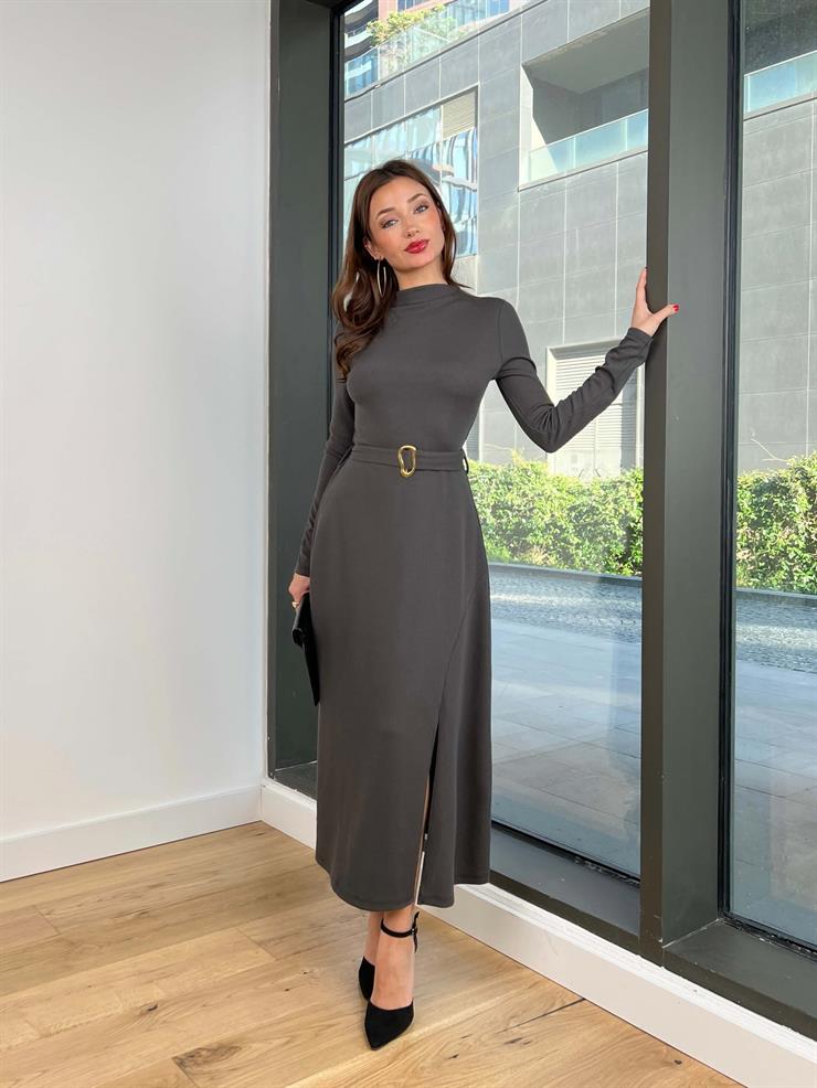 	Yarım Boğazlı Uzun Kollu Evans Kadın Füme Metal Kemerli Eteği Yırtmaçlı Elbise 24k371