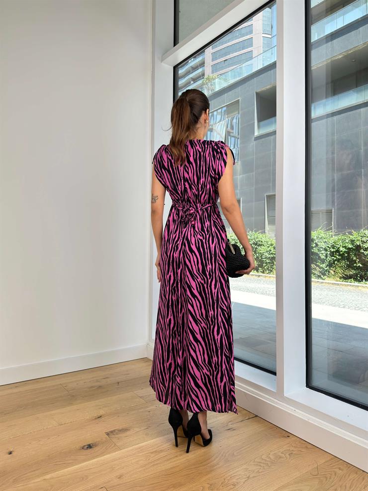 V Yaka Omuz Kısmı Büzgülü Ve Bağlamalı Evelina Kadın Desenli Fuşya Uzun Elbise 24Y795