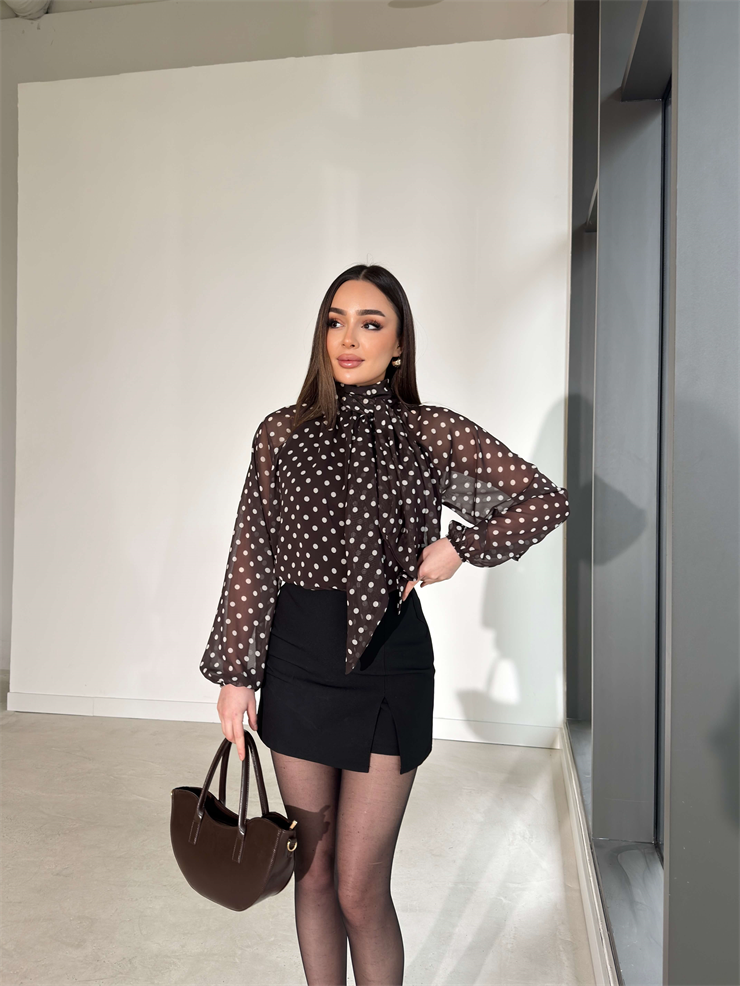 Puantiyeli Boynu Fularlı Şifon Evro Kahverengi Kadın Bluz 26Y054