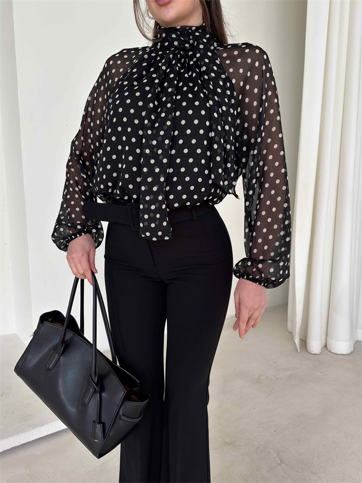 Puantiyeli Boynu Fularlı Tül Evro Siyah Kadın Bluz 26Y054