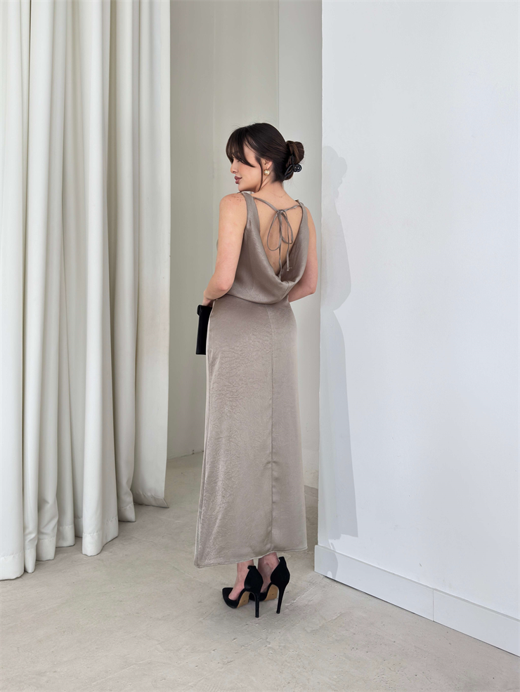 Aksesuar Detaylı Sırtı İp Ve Degaje Detaylı Haki Midi Fabiola Kadın Elbise 26Y135