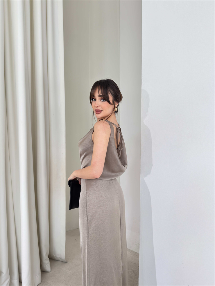 Aksesuar Detaylı Sırtı İp Ve Degaje Detaylı Haki Midi Fabiola Kadın Elbise 26Y135