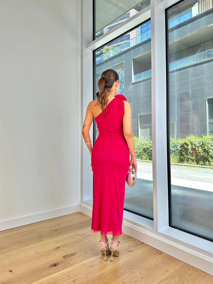 Tek Omuz Aksesuar Detaylı Drapeli Fabios Kadın Fuşya Midi Elbise 24Y399