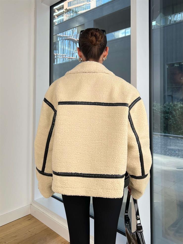 Deri Detaylı Fermuar Kapamalı Vegan Pelüş Fadey Krem Kadın Mont 25K094