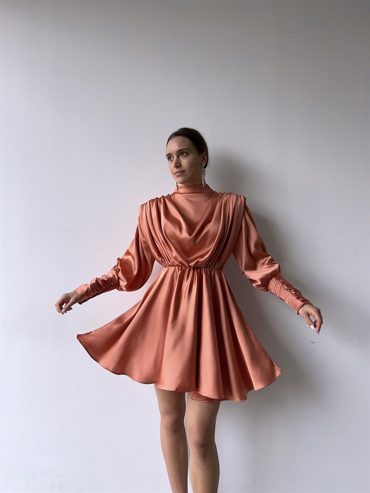 Geniş Manşet Dökümlü Yaka Lastik Bel Feliciano Kadın Somon Elbise 22K000070