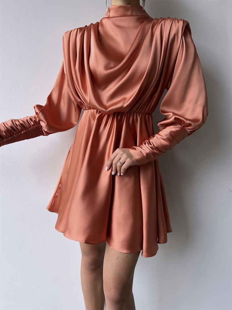 Geniş Manşet Dökümlü Yaka Lastik Bel Feliciano Kadın Somon Elbise 22K000070