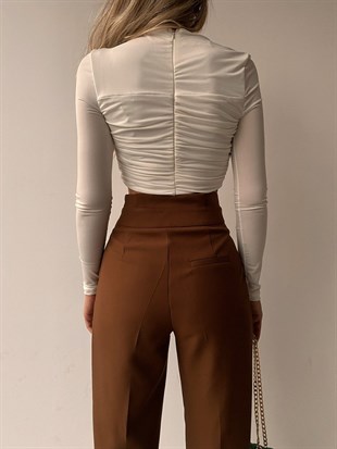 Omuz Drapeli Arka Fermuarlı Kadın Ekru Crop Bluz 22K000269