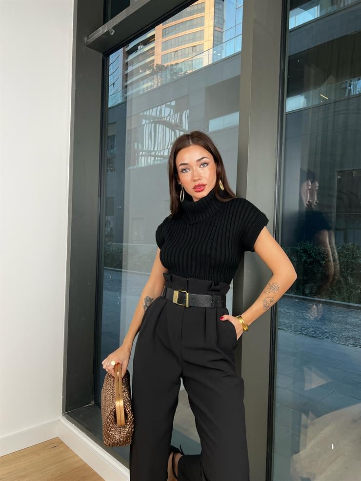 Boğazlı kısa Kollu Fjaka Kadın Siyah Triko Crop 24k000148