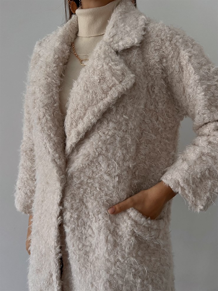 Yanları Cepli Florus Kadın Ekru Peluş Kaban 23K000229