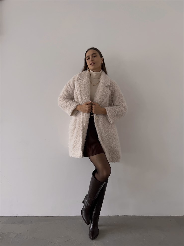 Yanları Cepli Florus Kadın Ekru Peluş Kaban 23K000229