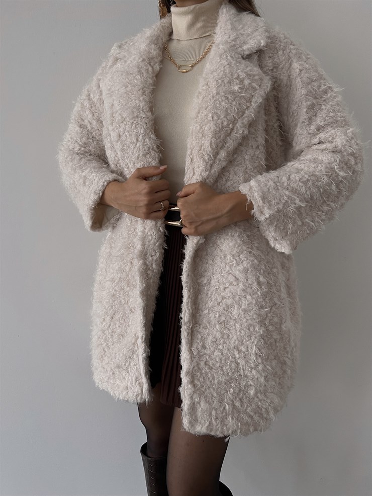 Yanları Cepli Florus Kadın Ekru Peluş Kaban 23K000229