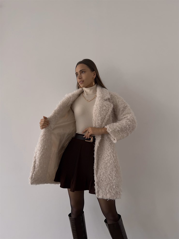 Yanları Cepli Florus Kadın Ekru Peluş Kaban 23K000229