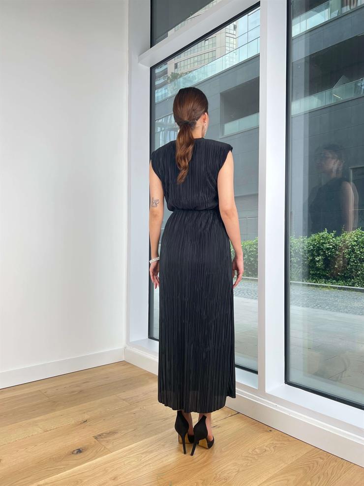 Omuz Vatkalı Önü Bağlama Görünümlü Fredy Kadın Siyah Piliseli Elbise 24Y548