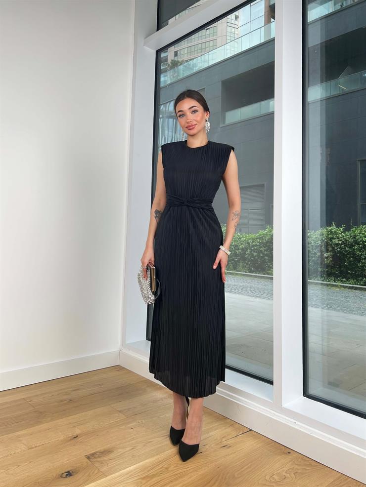 Omuz Vatkalı Önü Bağlama Görünümlü Fredy Kadın Siyah Piliseli Elbise 24Y548