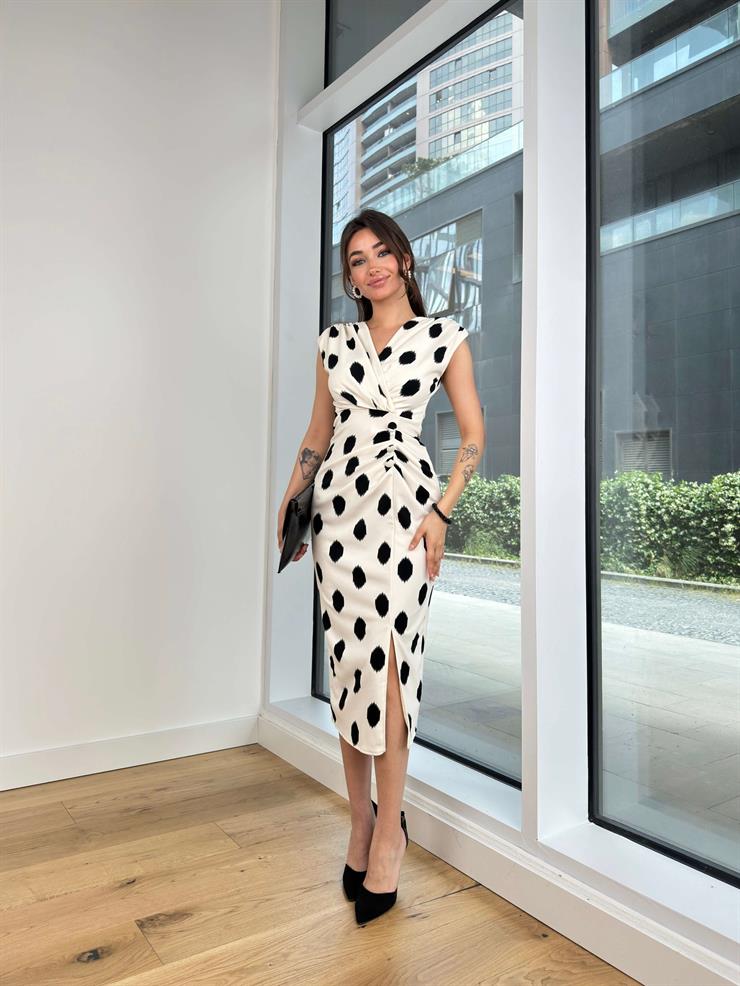 Kruvaze Yaka Önü Düğme Ve Drape Detaylı Gabi Kadın Desenli Ekru Midi Elbise 24Y627
