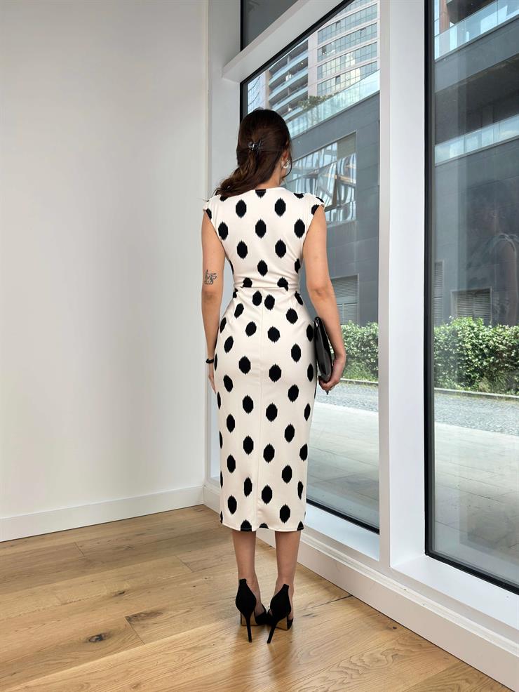 Kruvaze Yaka Önü Düğme Ve Drape Detaylı Gabi Kadın Desenli Ekru Midi Elbise 24Y627