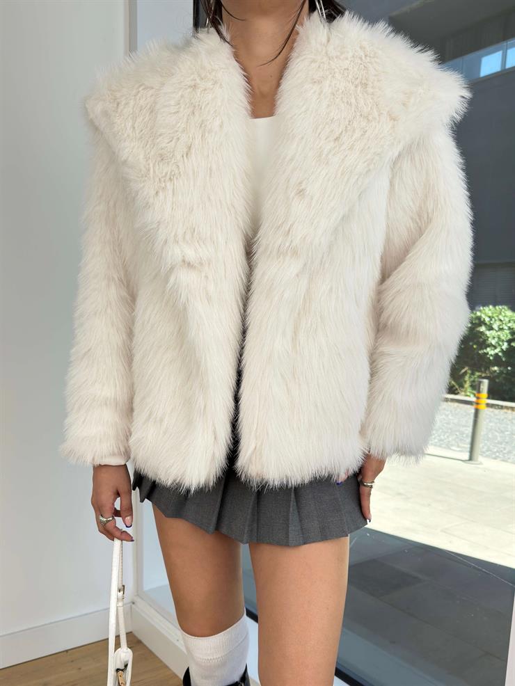 Yanları Cepli Kapamasız Gaja Ekru Kadın Kürk 25K175