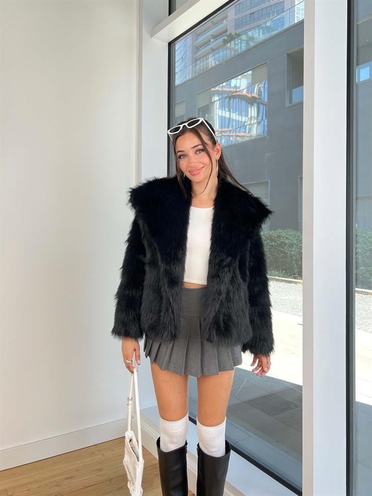 Yanları Cepli Kapamasız Gaja Siyah Kadın Kürk 25K175