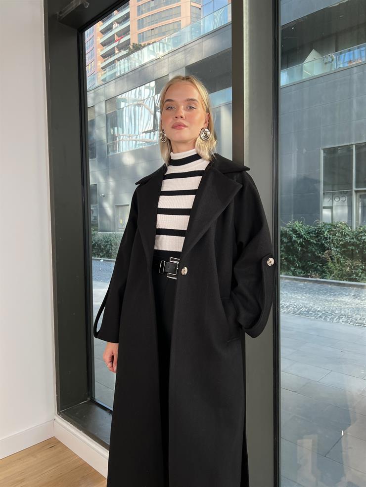 Önü düğme Detaylı Oversize Ganire Kadın Siyah Kaban 24k000174