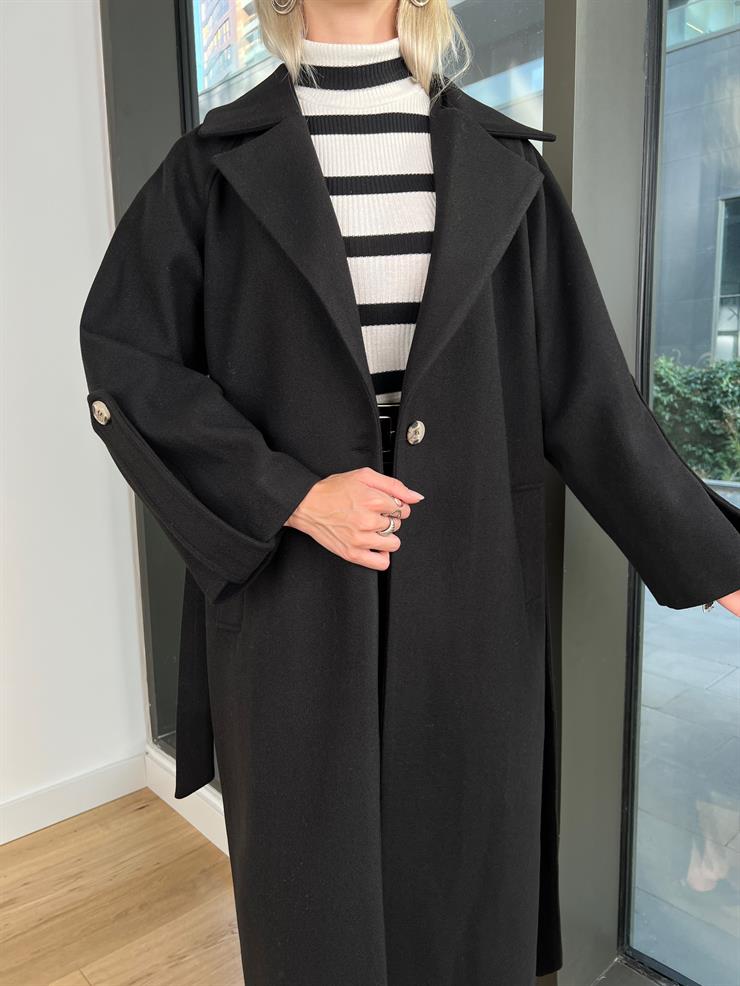 Önü düğme Detaylı Oversize Ganire Kadın Siyah Kaban 24k000174