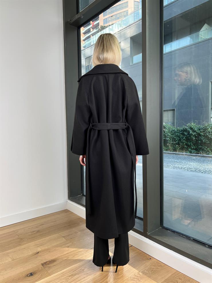 Önü düğme Detaylı Oversize Ganire Kadın Siyah Kaban 24k000174