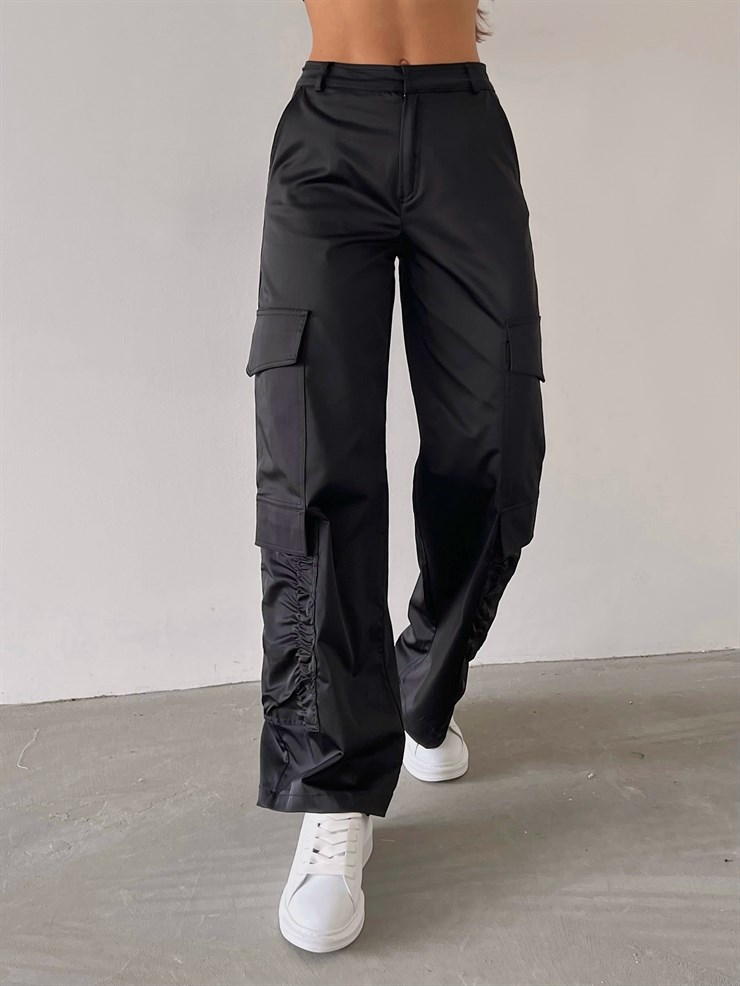 Yanları Cepli Geniş Paça Gekas Kadın Siyah Pantolon 23K000254