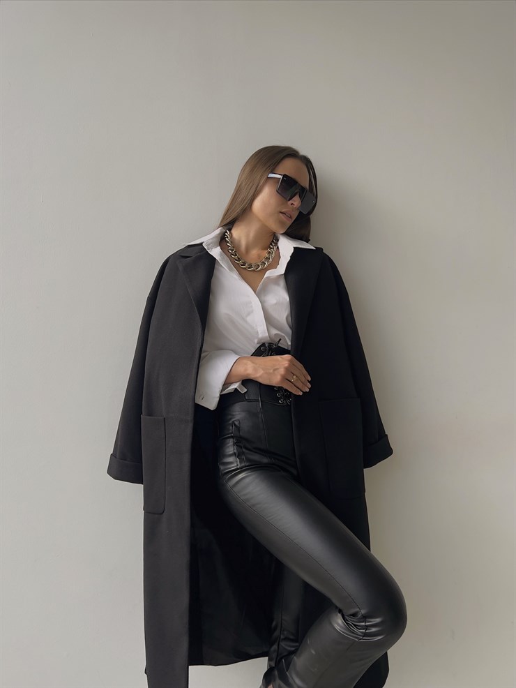 Geniş Cepli Oversize Beli Kemerli Darian Kadın Siyah Kaban 23K000073