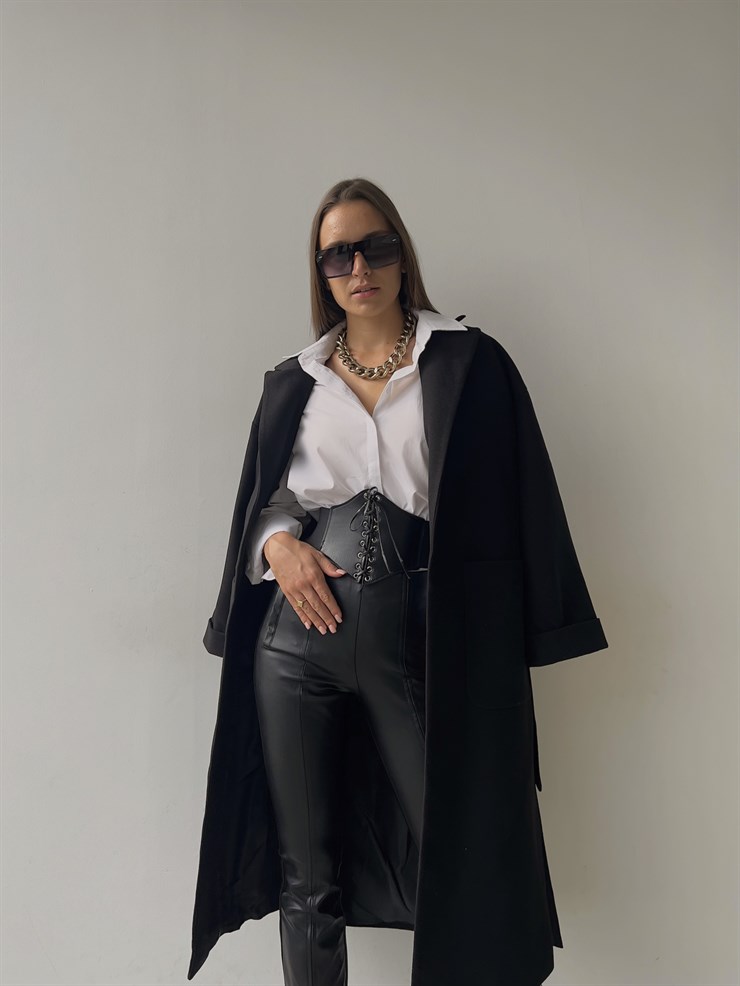 Geniş Cepli Oversize Beli Kemerli Darian Kadın Siyah Kaban 23K000073