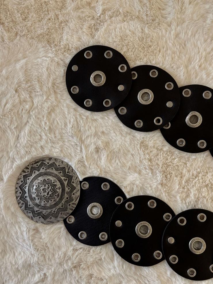 Geniş Kuş Gözlü Kadın Siyah Yaprak Kemer 25K109