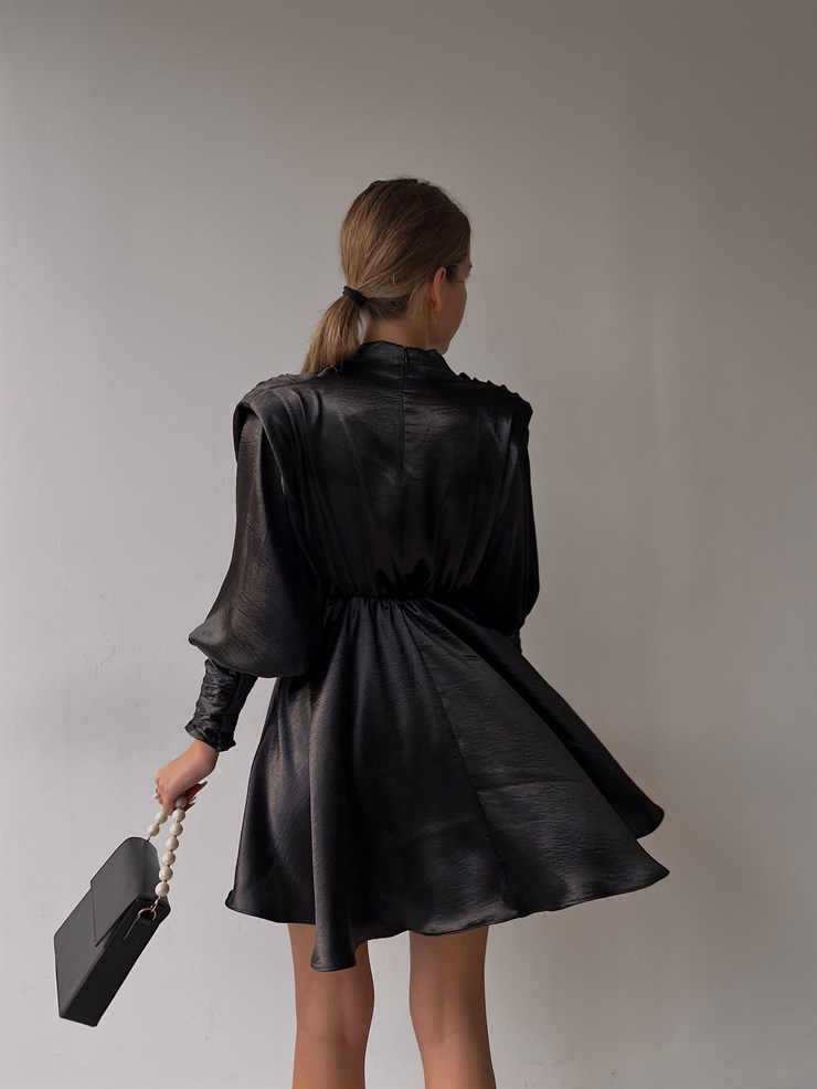 Geniş Manşet Dökümlü Yaka Lastik Bel Feliciano Kadın Siyah Elbise 22K000070