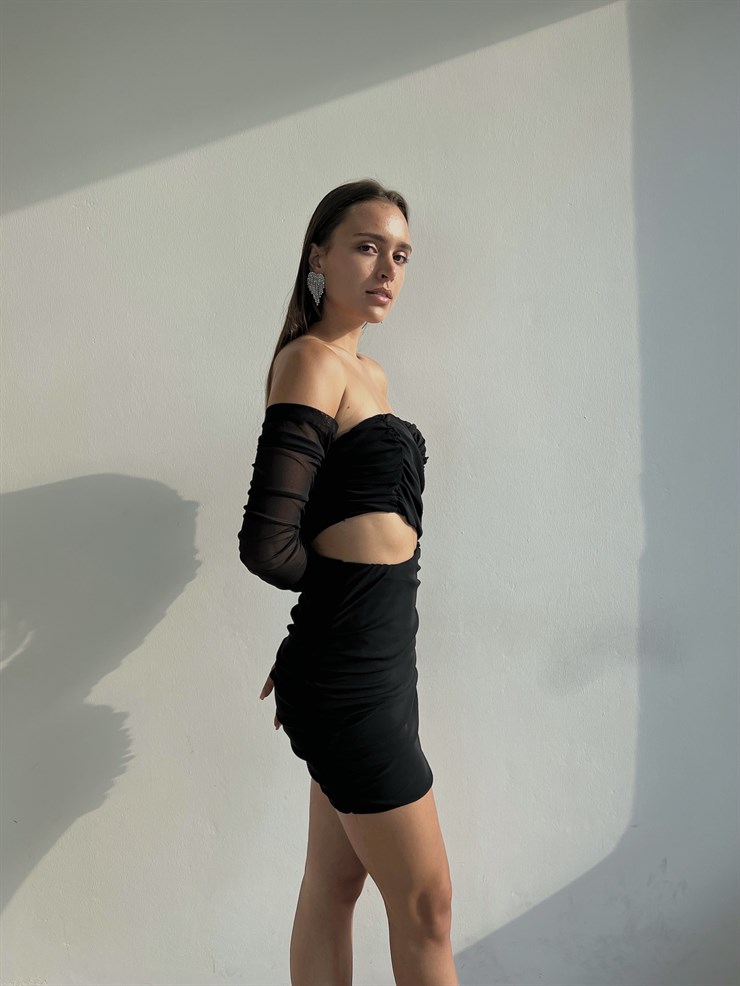 Göğüs Pedli Kalp Yaka Kolu Büzgülü Bel Detaylı Gunther Kadın Siyah Mini Elbise 23K000033