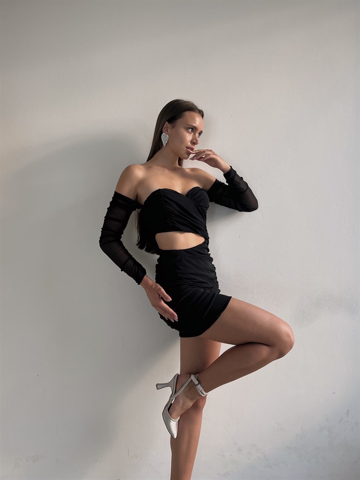 Göğüs Pedli Kalp Yaka Kolu Büzgülü Bel Detaylı Gunther Kadın Siyah Mini Elbise 23K000033