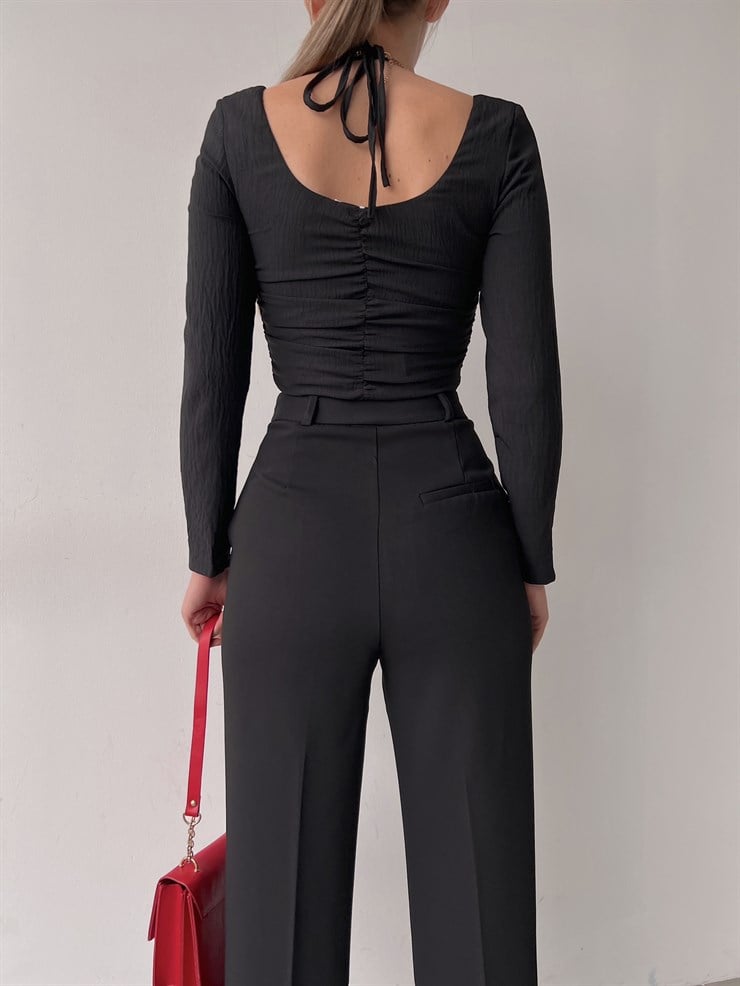 Göğüsü Kuplu Önden Agraflı Drapeli Carissa Kadın Siyah Bluz 22K000616