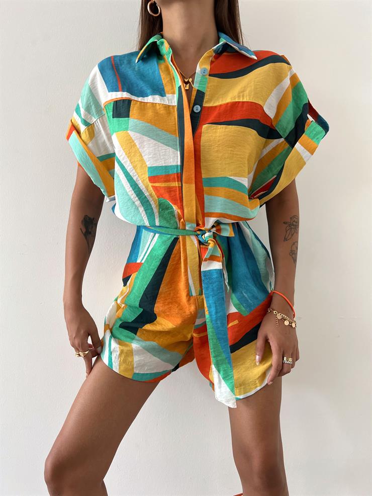 Gömlek Yaka Önü Düğme Kapamalı Beli Kuşaklı Esteri Kadın Renkli Desenli Şort Tulum 23Y000574