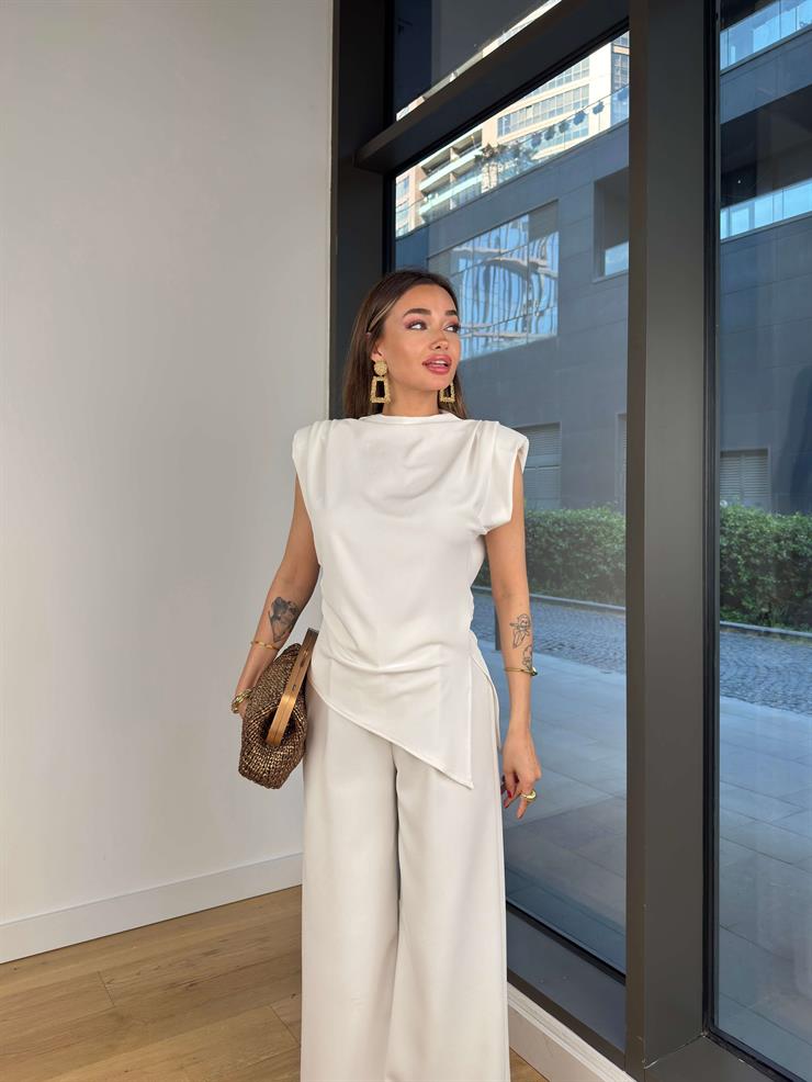 Asimetrik Kesim Halberi Ekru Kadın Bluz 25Y040