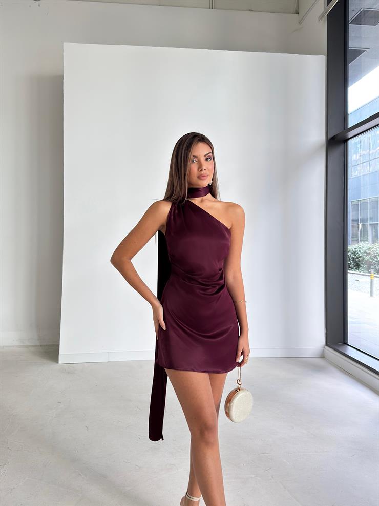 Tek Omuz Sırtı Asimetrik Detay Kendinden Kuşaklı Saten Mini Haldin Bordo Kadın Elbise 26K171