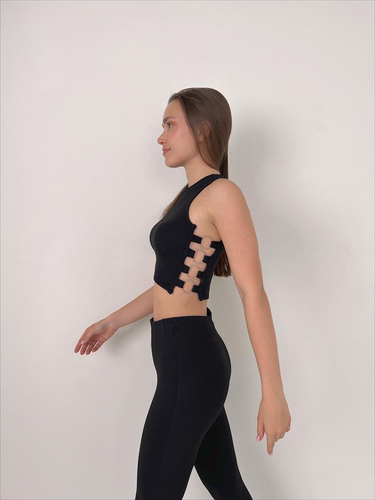 Kalın Askılı Yanları Halka Detaylı Kadın Siyah Crop 23Y000099