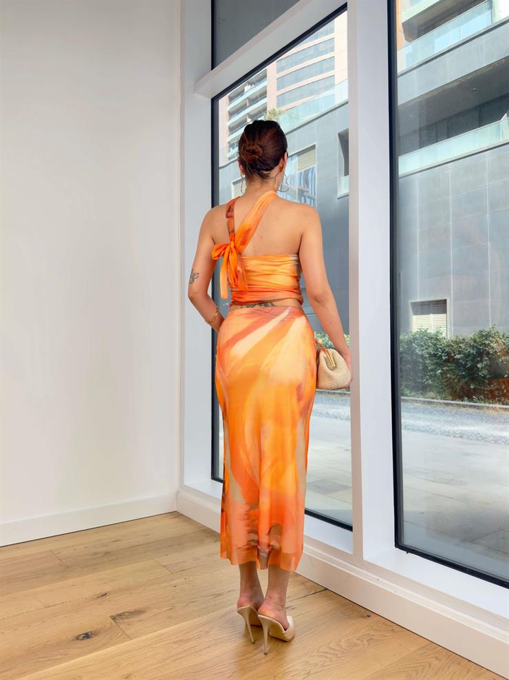 Straplez Drapeli Crop Streç Midi Etek Boyundan Aksesuarlı Hasiel Kadın Desenli Turuncu Takım 24Y723