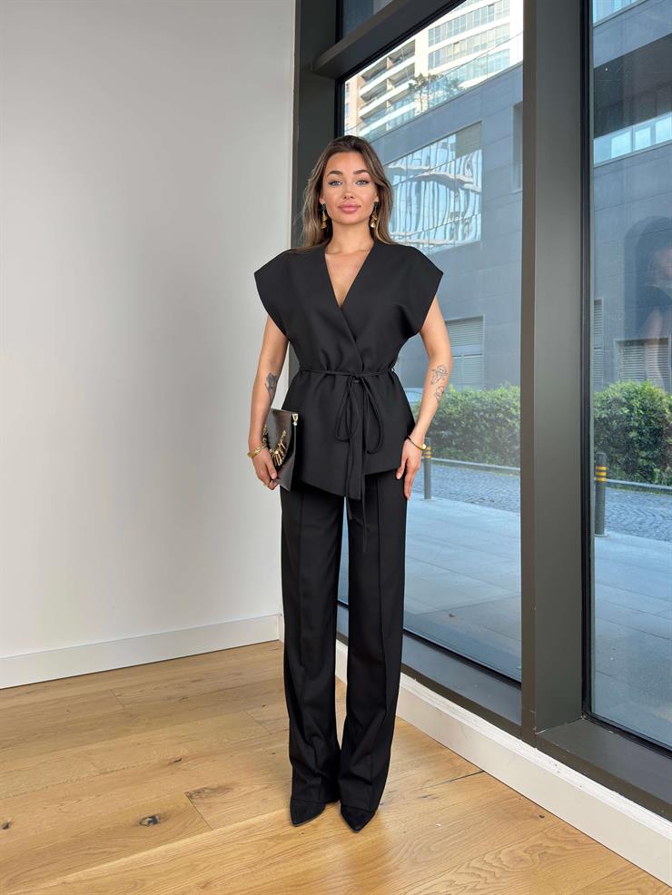 Kruvaze Yaka Belden Bağlamalı Yelek Yüksek Bel Ters Dikiş Detaylı Pantolon Helna Siyah Kadın Takım 25Y130