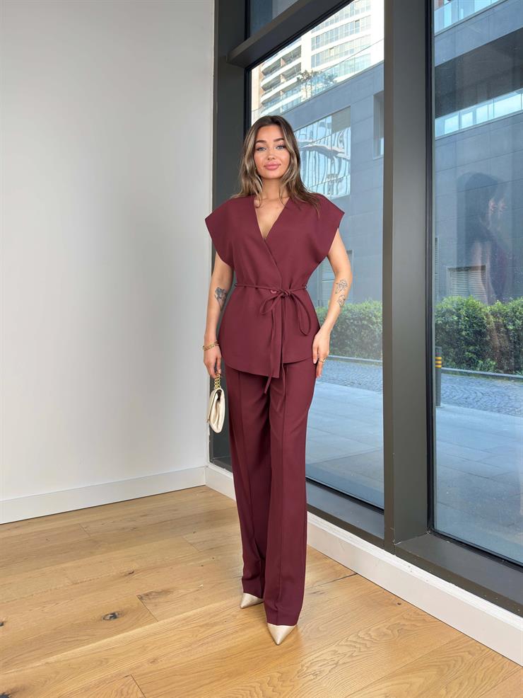 Kruvaze Yaka Belden Bağlamalı Yelek Yüksek Bel Ters Dikiş Detaylı Pantolon Helna Bordo Kadın Takım 25Y130
