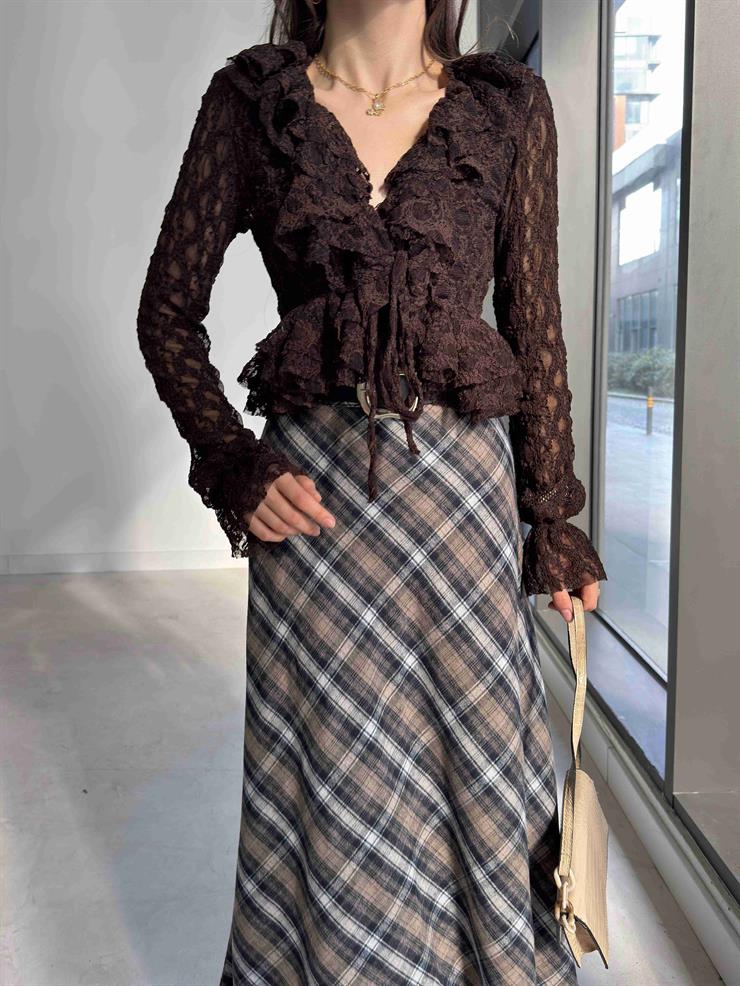 Önü Bağlamalı Fırfırlı Dantel Herina Kahve Kadın Bluz 26K380