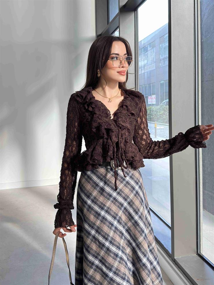 Önü Bağlamalı Fırfırlı Dantel Herina Kahve Kadın Bluz 26K380