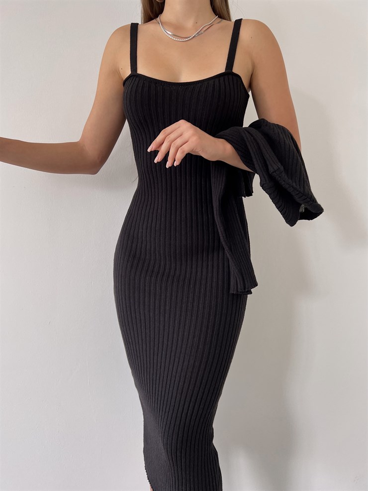 Hırkası Düğme Kapamalı Kalp Yaka Askılı Triko Milena Kadın Siyah Midi Boy Takım Elbise 23K000157