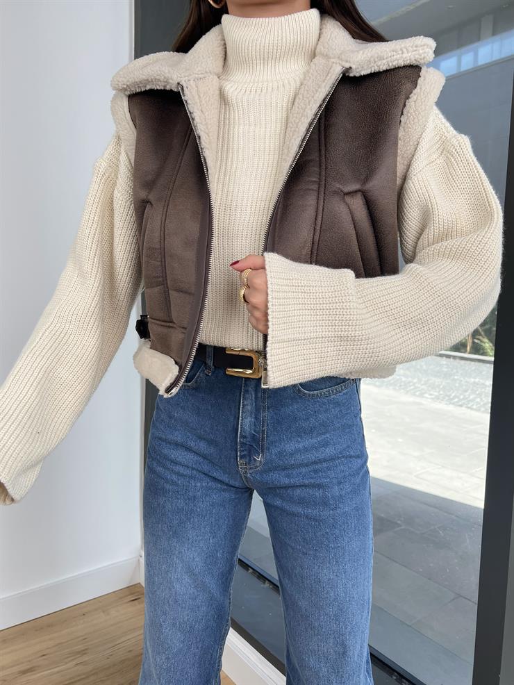 İçi Peluş Kürklü Yanları Cepli Fermuar Kapamalı Eferi Kadın Kahve Yelek 24k000057